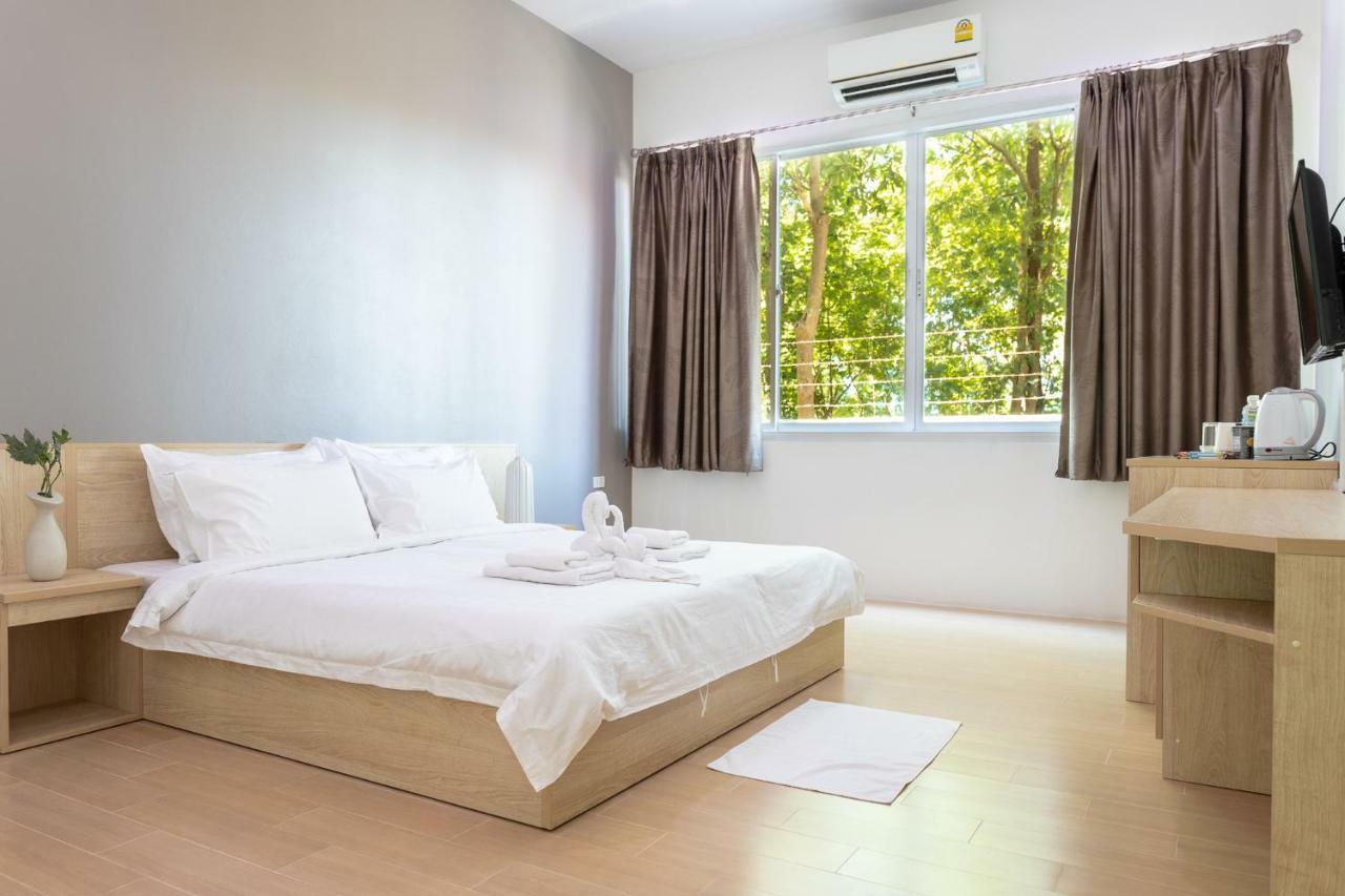 O2 Hotel Lop Buri Esterno foto