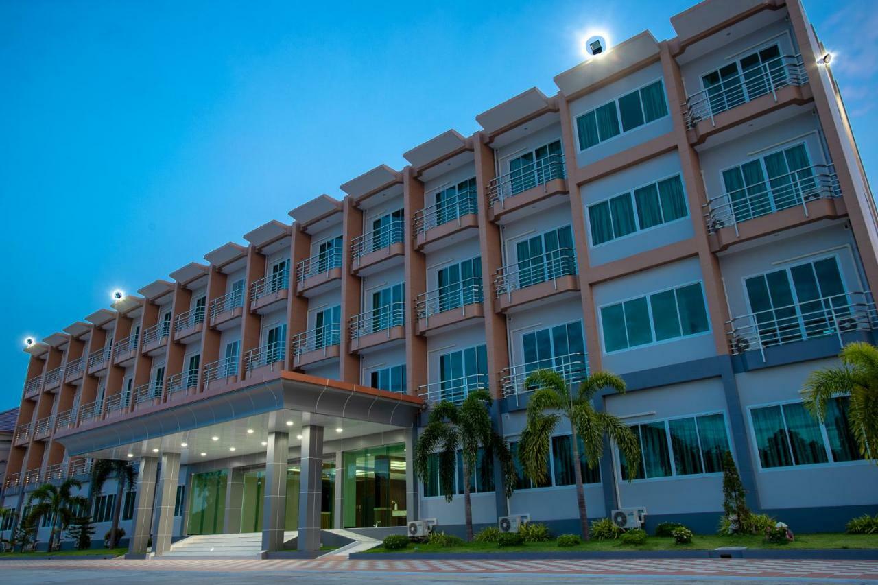 O2 Hotel Lop Buri Esterno foto